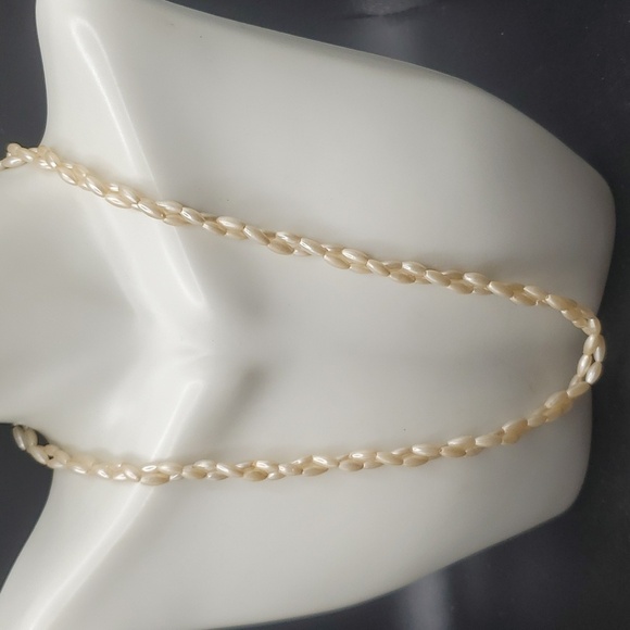 N3039 vine twist pearl faux necklace - Picture 1 of 2